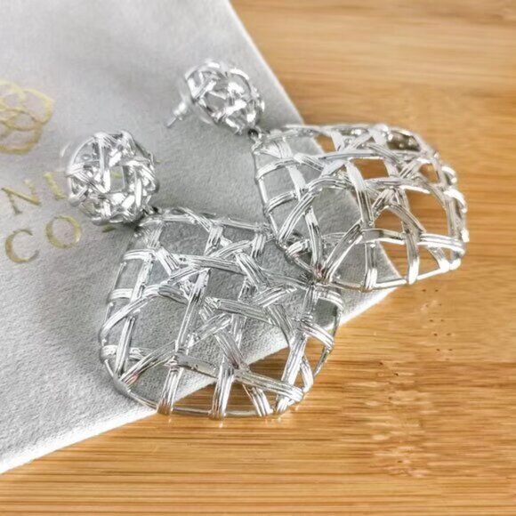 Kendra Scott Stud Earrings - Picture 2 of 3